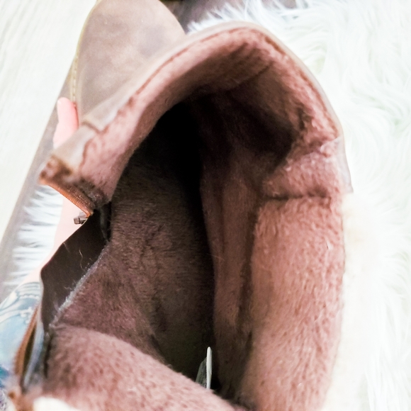 Heeled booties - Picture 6 of 6